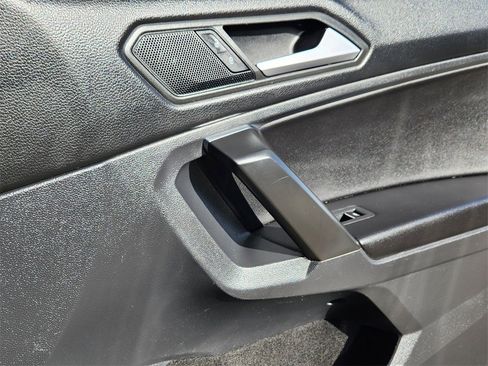 Used 2021 Volkswagen Tiguan S image 20
