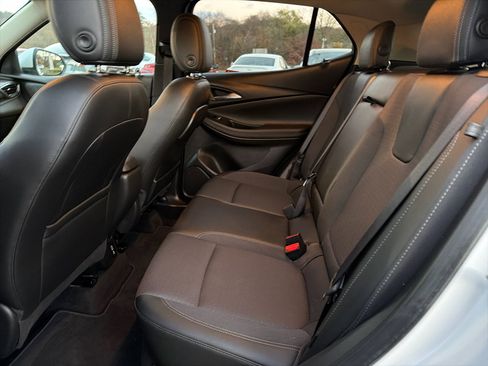 Used 2022 Buick Encore GX Select w/ Sport Touring Package image 21