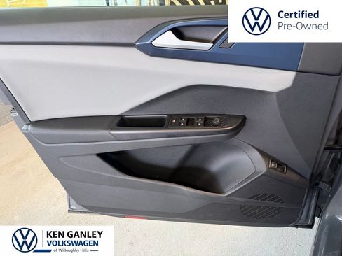 Used 2023 Volkswagen Taos SE w/ Panoramic Sunroof Package AWD/4WD image 16