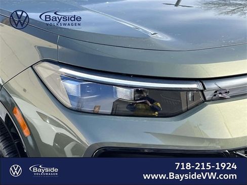 New 2026 Volkswagen Tiguan SE R-Line image 10