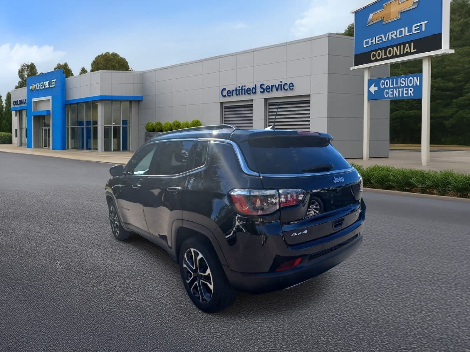 Used 2023 Jeep Compass Limited w/ Sun and Sound Group AWD/4WD image 5