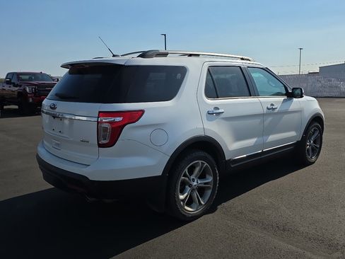 Used 2015 Ford Explorer Limited w/ Equipment Group 302A AWD/4WD image 8