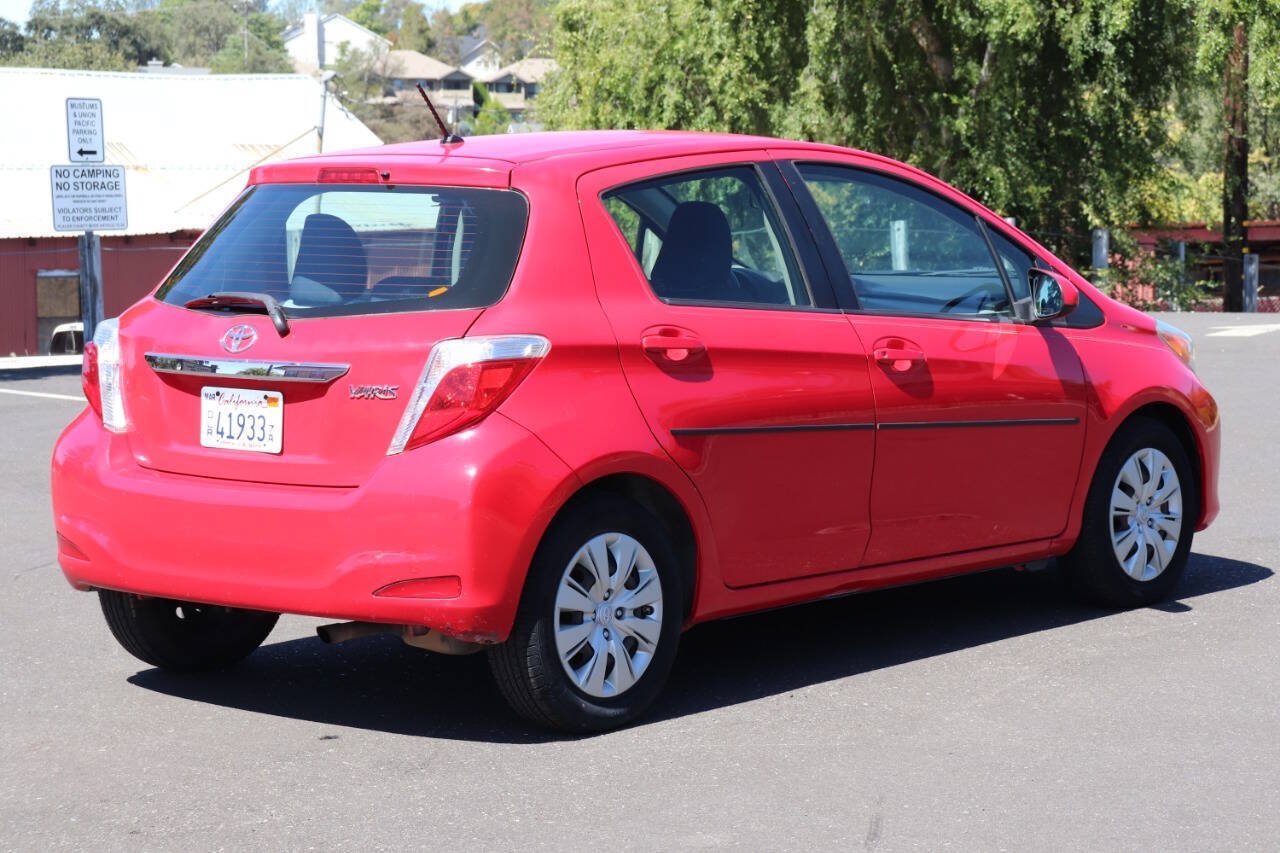 Used 2014 Toyota Yaris L FWD image 9