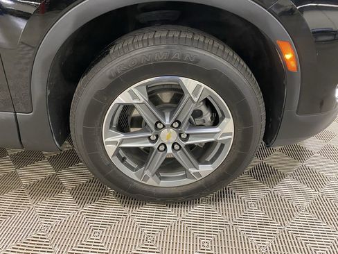 Used 2023 Chevrolet Blazer LT image 2