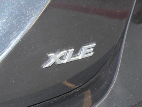 Used 2023 Toyota Camry XLE image 9