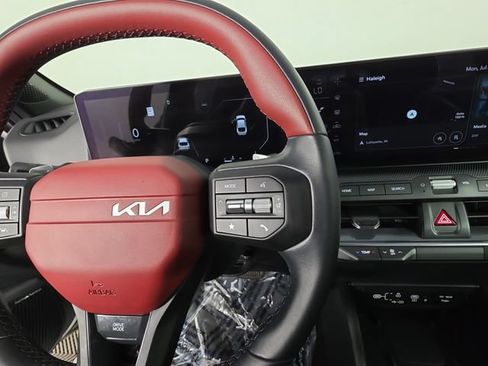 Used 2025 Kia K4 GT-Line w/ GT-Line Premium Package FWD image 30