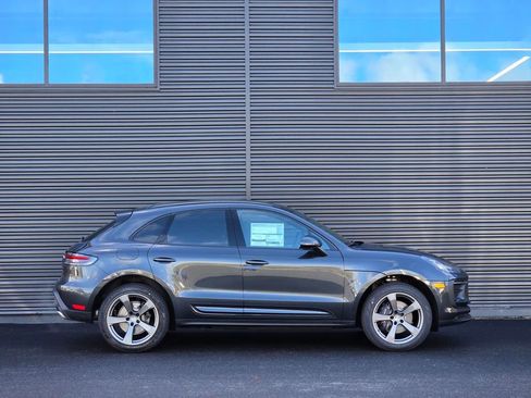 New 2026 Porsche Macan image 8