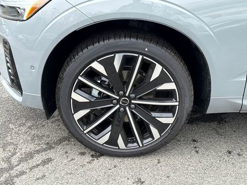 New 2026 Volvo XC60 B5 Ultra w/ Protection Package Premier AWD/4WD image 8