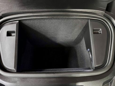 Used 2021 Porsche Taycan image 34