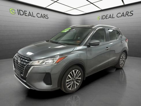 Used 2022 Nissan Kicks SV FWD image 1