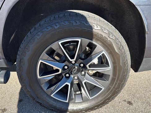 Used 2023 Chevrolet Tahoe Z71 w/ Luxury Package AWD/4WD image 17
