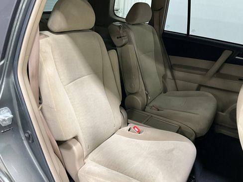 Used 2012 Toyota Highlander 4WD w/ Tech Pkg image 25