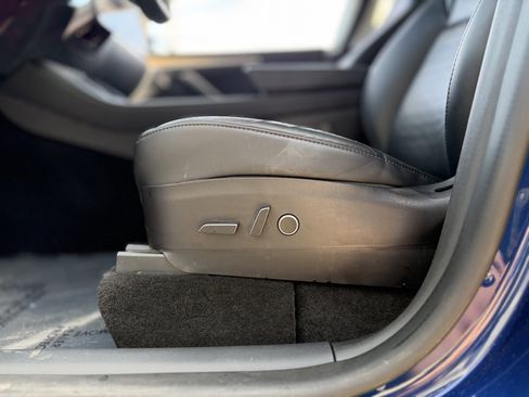 Used 2022 Tesla Model Y Performance image 26