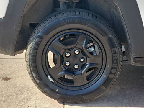 Used 2022 Jeep Renegade Sport image 37