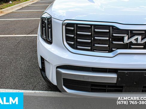 Used 2025 Kia Telluride S FWD image 11