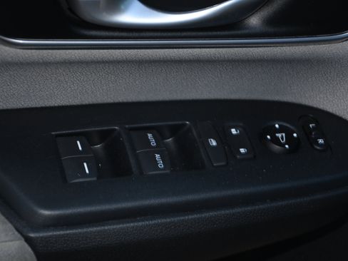 Used 2019 Honda CR-V EX image 11