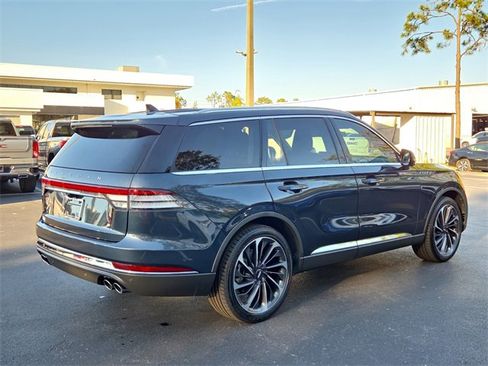 Used 2023 Lincoln Aviator Reserve w/ Equipment Group 201A image 4