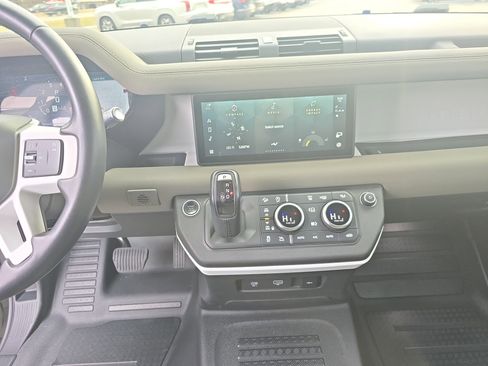Used 2021 Land Rover Defender 90 S image 17