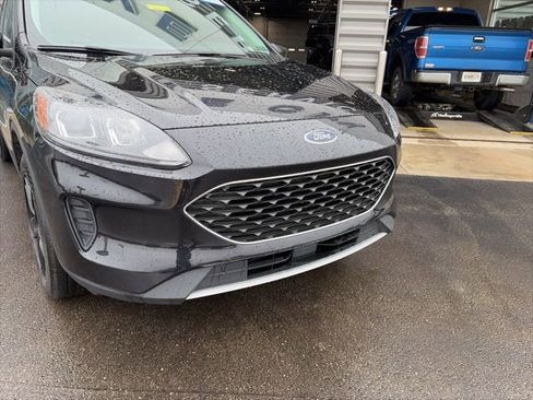 Used 2021 Ford Escape SE w/ Cold Weather Package FWD image 5