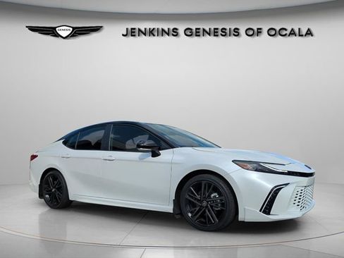 Used 2025 Toyota Camry XSE image 1