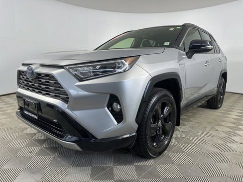 Used 2020 Toyota RAV4 XSE image 3