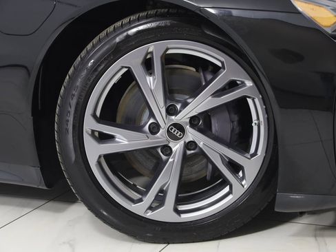 Used 2023 Audi e-tron GT Premium Plus image 17