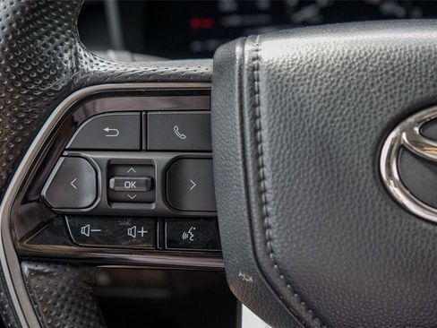 Used 2024 Toyota Tundra Limited AWD/4WD image 18