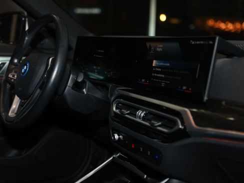Used 2023 BMW i4 eDrive35 image 18