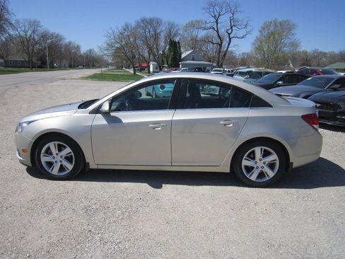 Used 2014 Chevrolet Cruze Diesel image 4