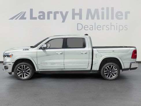 Used 2025 RAM 1500 Limited AWD/4WD image 3