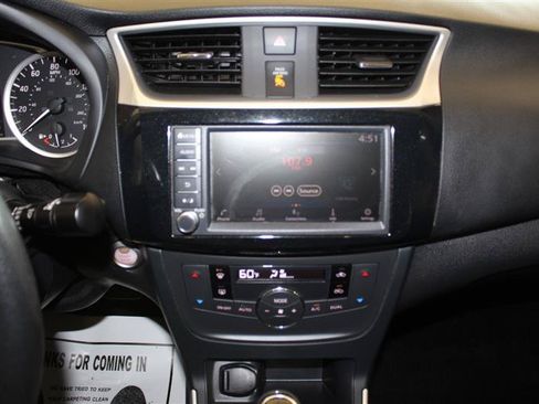 Used 2019 Nissan Sentra SV w/ Special Edition Package FWD image 15