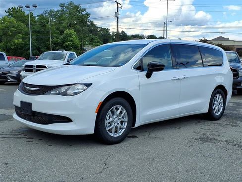 New 2027 Chrysler Pacifica LX FWD image 8