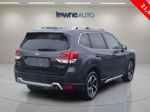 Used 2023 Subaru Forester Touring image 5