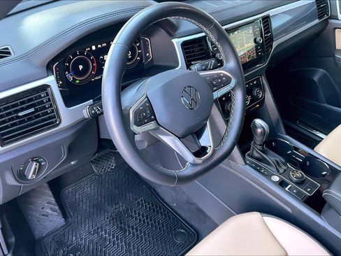 Used 2022 Volkswagen Atlas Cross Sport SEL image 14