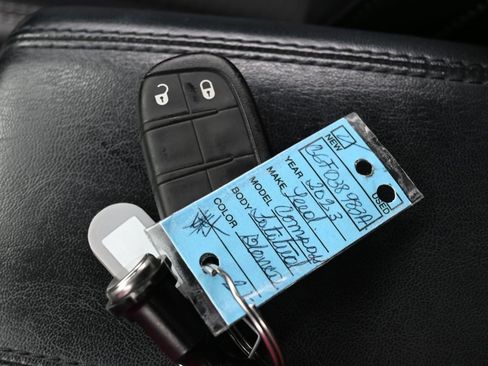 Used 2023 Jeep Compass Altitude image 18