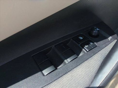 Used 2025 Toyota Corolla LE FWD image 12