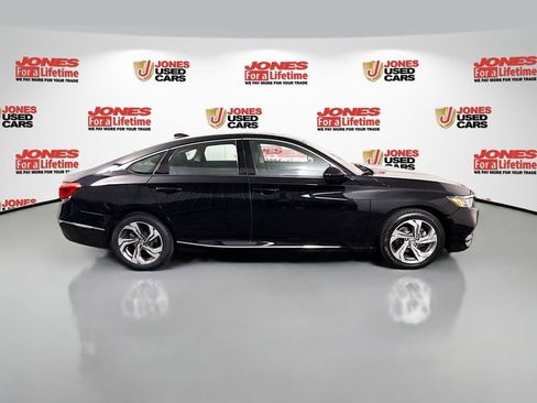 Used 2018 Honda Accord EX image 16
