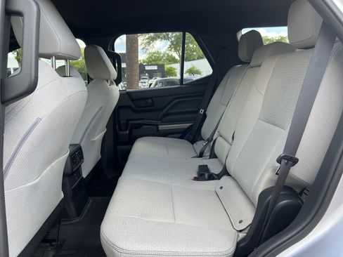 Used 2025 Toyota 4Runner SR5 AWD/4WD image 29