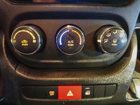 Used 2018 RAM ProMaster 1500 image 18