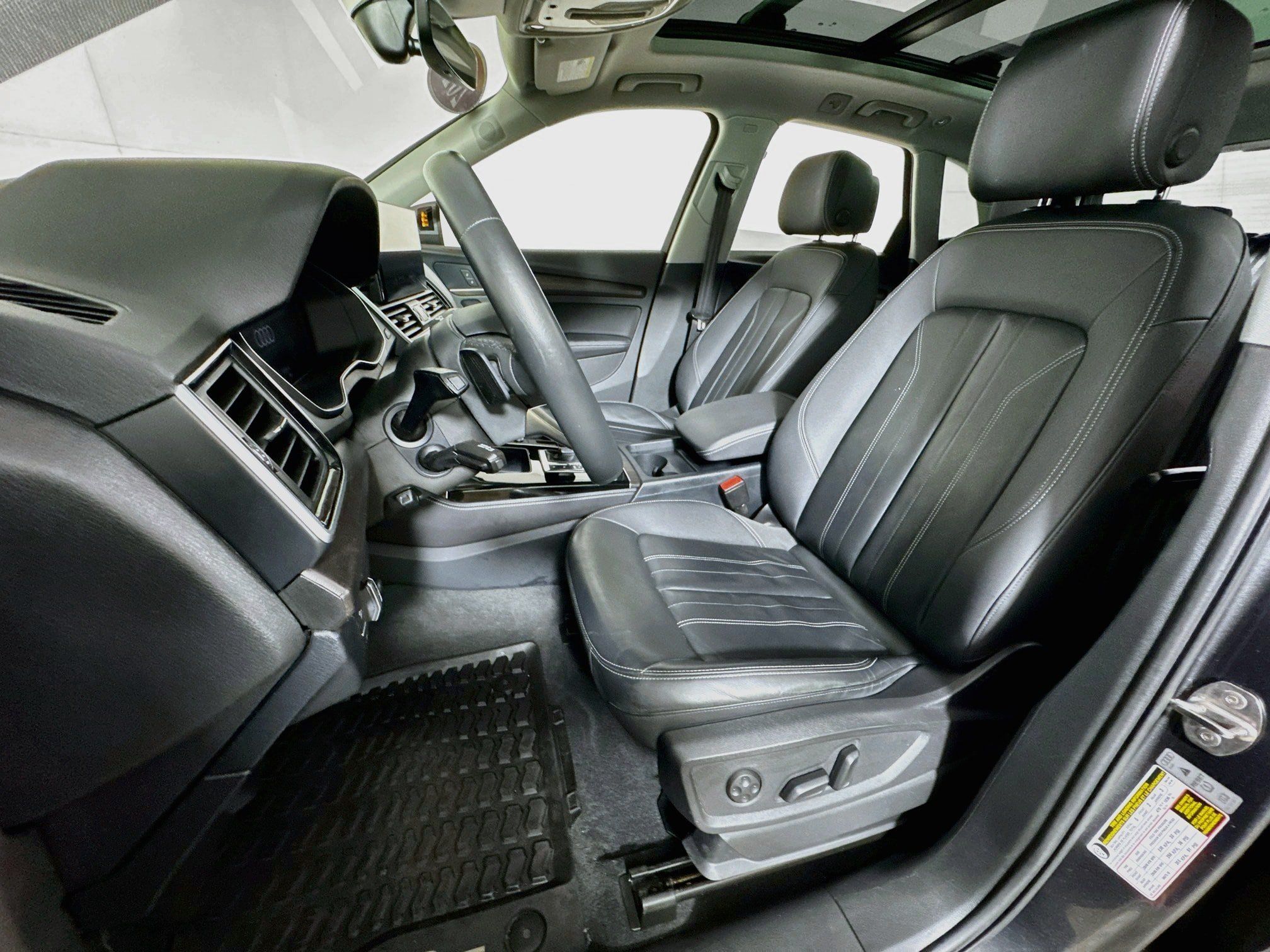 Used 2023 Audi Q5 2.0T Premium Plus w/ Premium Plus Package AWD/4WD image 16