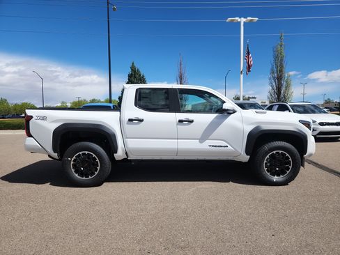 New 2026 Toyota Tacoma TRD Off-Road w/ TRD Off Road Upgrade Package AWD/4WD image 2