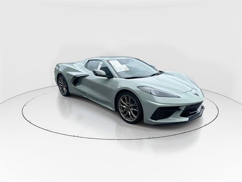 Used 2024 Chevrolet Corvette Stingray image 2