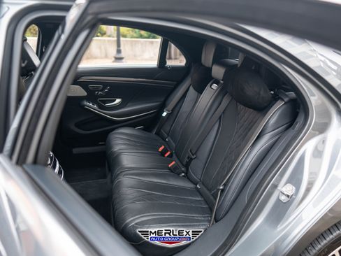 Used 2018 Mercedes-Benz S 560 4MATIC Sedan w/ Premium Package image 21