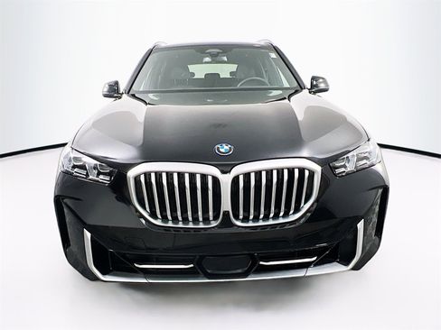 New 2026 BMW X5 xDrive50e w/ Climate Comfort Package image 2