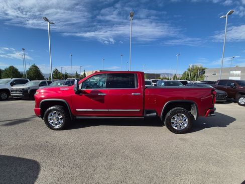 Used 2024 Chevrolet Silverado 3500 High Country w/ High Country Premium Package AWD/4WD image 7
