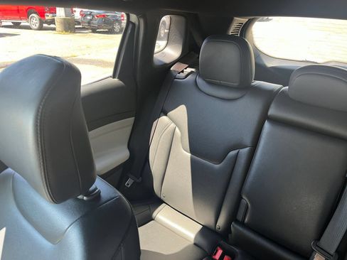 Used 2025 Jeep Compass Limited AWD/4WD image 40