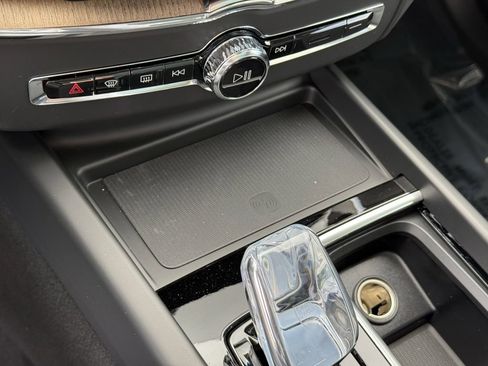 New 2026 Volvo XC60 B5 Ultra w/ Protection Package Premier image 24