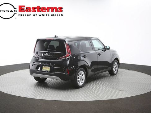 Used 2025 Kia Soul LX w/ LX Technology Package FWD image 39