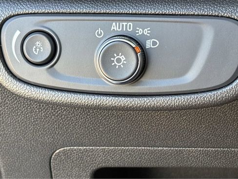 Used 2022 Chevrolet TrailBlazer LS AWD/4WD image 12