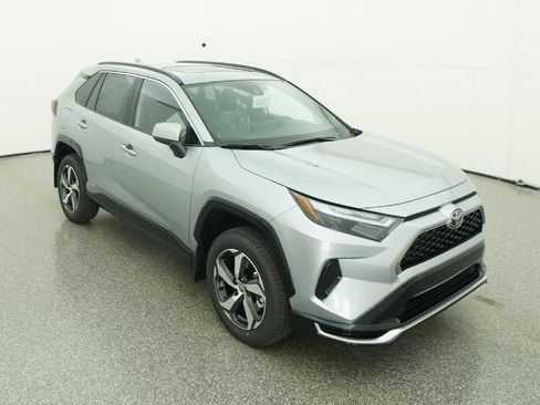 New 2025 Toyota RAV4 SE image 29